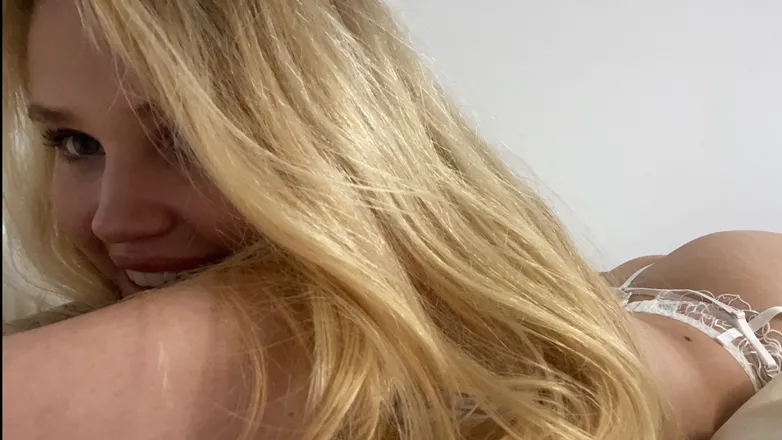 OnlyFans cuenta maiiaharsen header 2