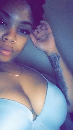 OnlyFans cuenta beyonddcurvess header 2