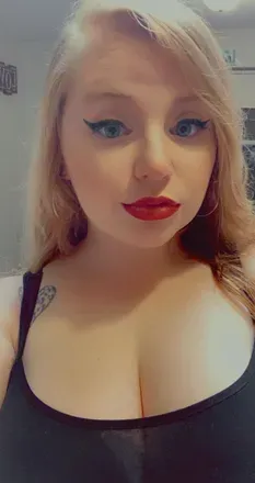 OnlyFans account  queen.lioness header 2