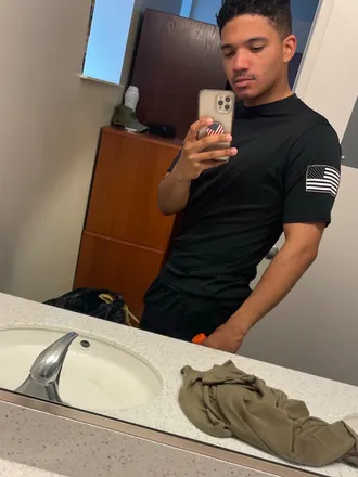 OnlyFans cuenta momakesmoney header 1