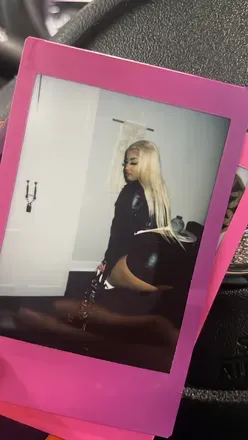 OnlyFans cuenta soprettyannaxo header 2