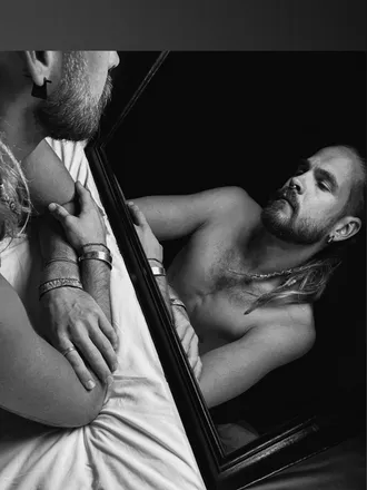 OnlyFans cuenta shiny_eyes header 2