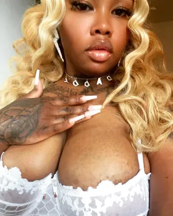 OnlyFans cuenta bambiknowles avatar 1