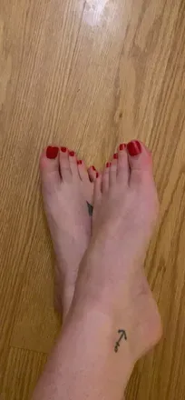 OnlyFans cuenta becsfeet007 header 2
