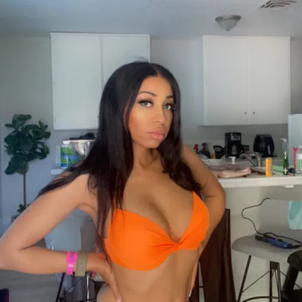 OnlyFans cuenta bomb.baeeee header 2