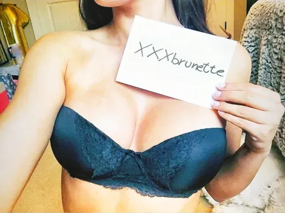 OnlyFans cuenta xxxbrunette avatar 1