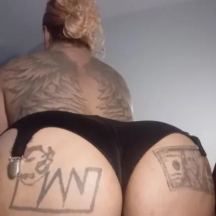 OnlyFans cuenta carmengapeach header 2