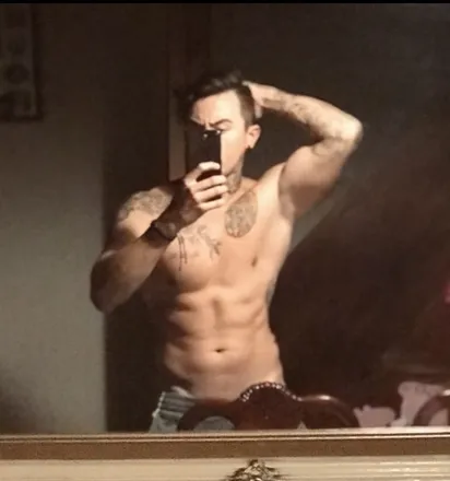 OnlyFans cuenta shore7 header 2