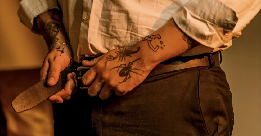 OnlyFans cuenta flowerhand header 2