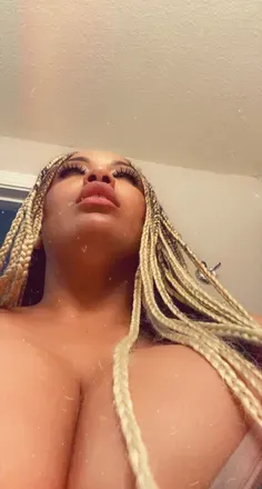 OnlyFans cuenta karinaglove avatar 1