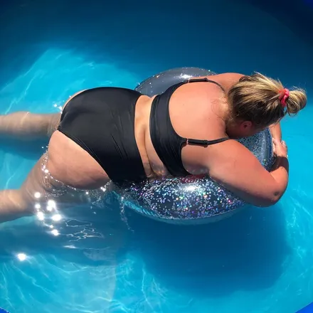 OnlyFans cuenta funnyfatgirl header 2