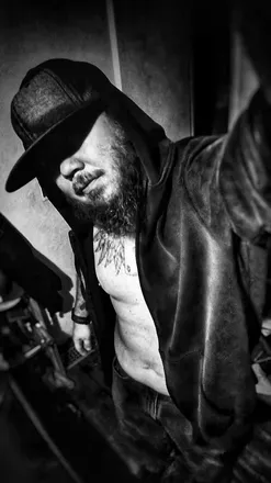 OnlyFans cuenta jwrench avatar 1
