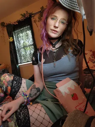OnlyFans account  frootlewds avatar 1