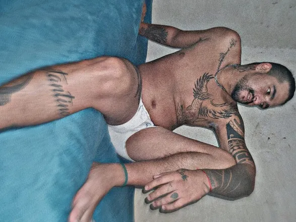 OnlyFans cuenta badbrunette2 header 2