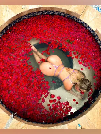 OnlyFans cuenta sasha_smirnov header 2