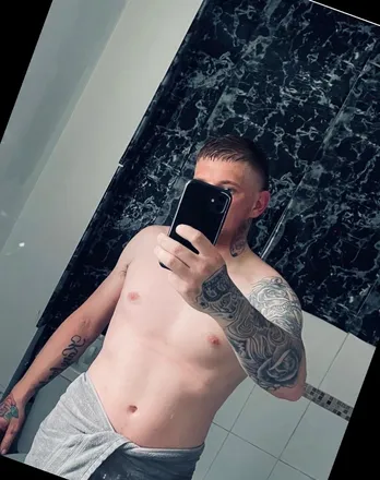 OnlyFans cuenta u28952956 header 2