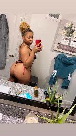 OnlyFans cuenta carmeldevine header 2