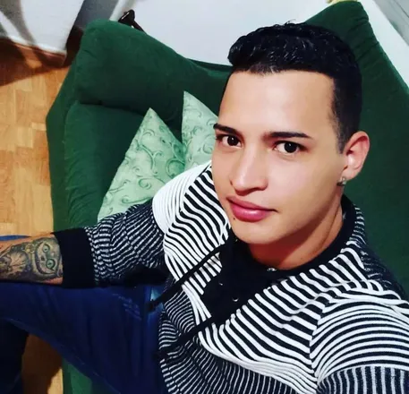 OnlyFans cuenta turista07 header 2