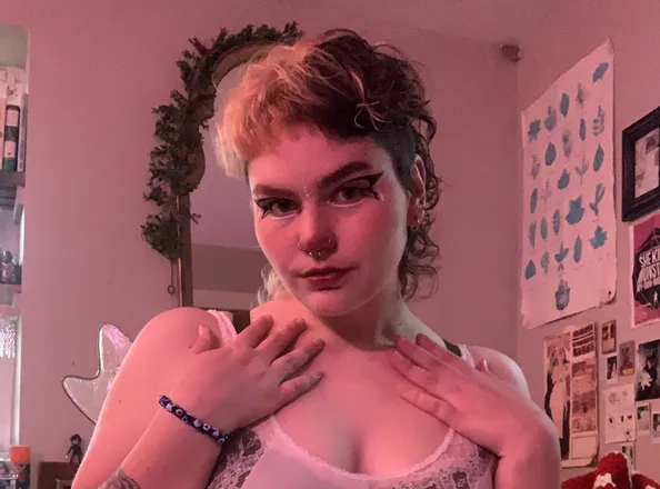 OnlyFans cuenta mushr000m header 2