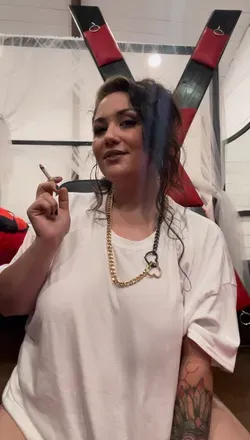 OnlyFans cuenta smokingwithmars avatar 1