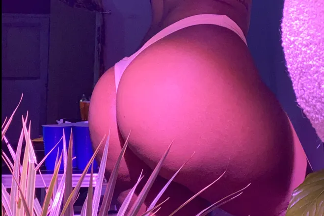 OnlyFans cuenta roseaceous header 2
