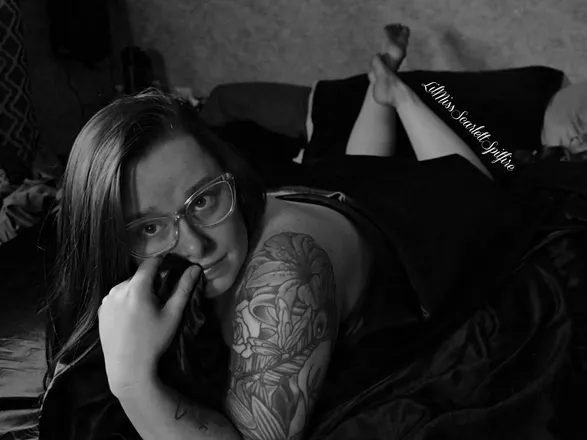 OnlyFans cuenta lilmissscarlettspitfire header 2