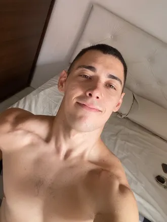 OnlyFans cuenta juanv007 header 2