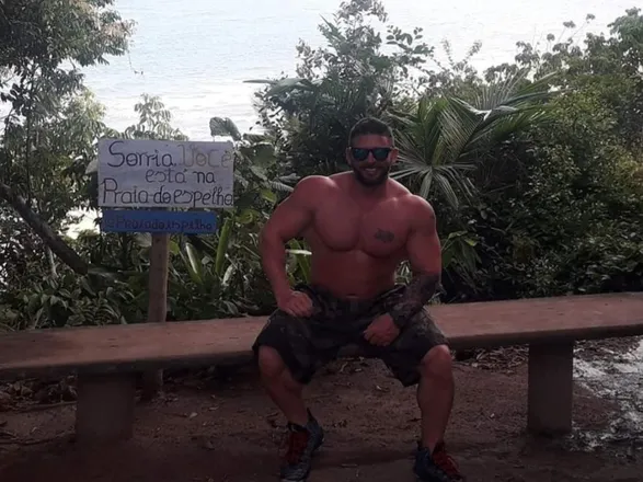 OnlyFans cuenta themuscleboy header 2