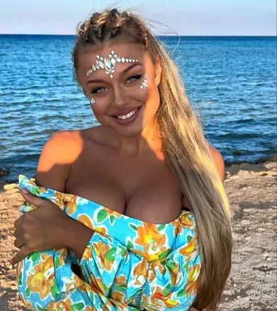 OnlyFans cuenta juliacooldesigner avatar 1