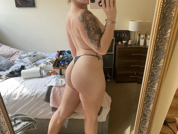 OnlyFans cuenta violetrae_free header 2