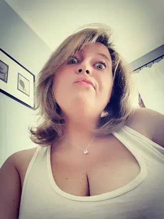 OnlyFans account  l0versize avatar 1