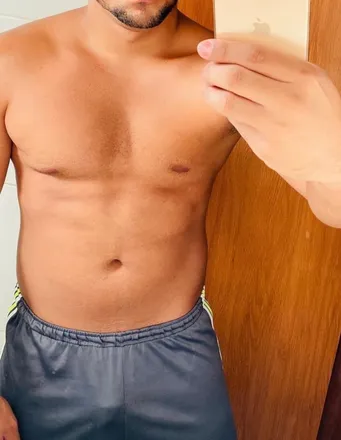 OnlyFans cuenta guui_roger header 2