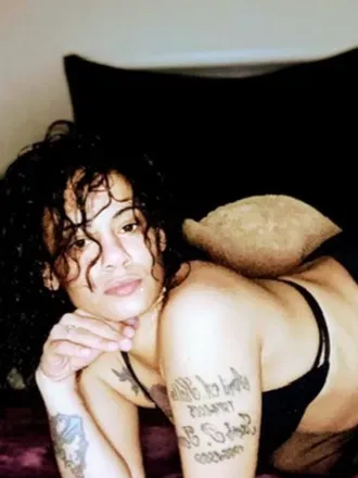 OnlyFans cuenta queenmia32 avatar 1