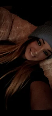 OnlyFans account  weezeello header 2