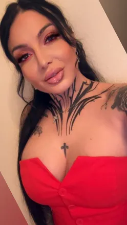 OnlyFans cuenta roxanel2218 header 2
