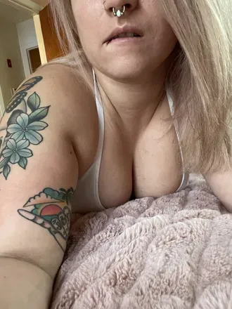 OnlyFans cuenta mian0va header 2