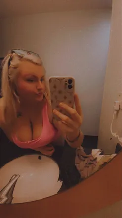 OnlyFans cuenta sexylexxii1808 header 2