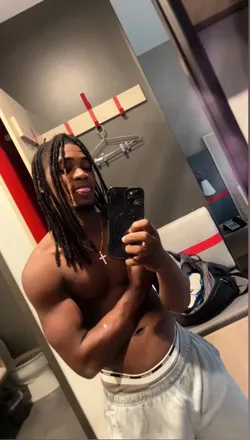 OnlyFans account  deetaylorr avatar 1