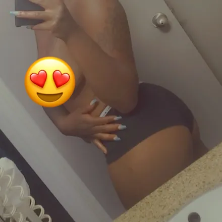 OnlyFans cuenta taviielashaay header 2