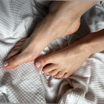 OnlyFans cuenta cozybarefeet header 2