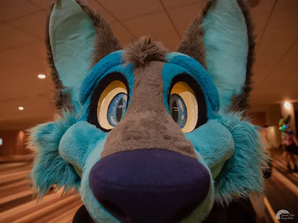 OnlyFans cuenta neon_woof header 2