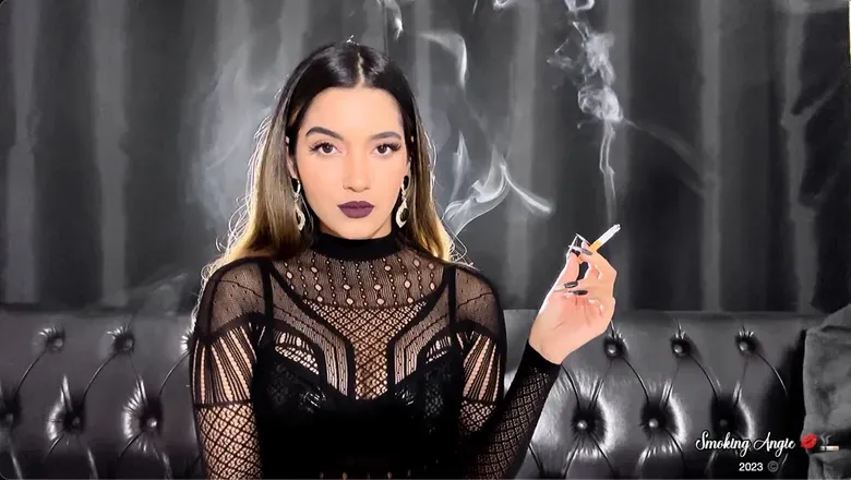 OnlyFans cuenta thebeautyofsmoking avatar 1