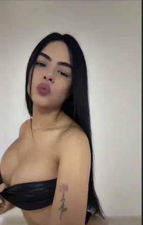 OnlyFans account  laura_cristina avatar 1