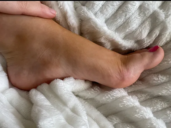 OnlyFans cuenta angelfeet_777 header 2