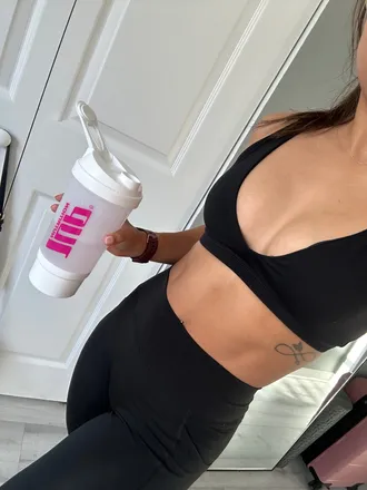 OnlyFans cuenta naomibreanne header 2
