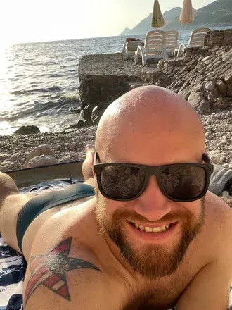 OnlyFans cuenta pup_lace header 2