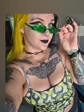 OnlyFans account  ember.flamez avatar 1