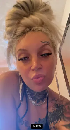 OnlyFans account  theofficiallindzay header 2