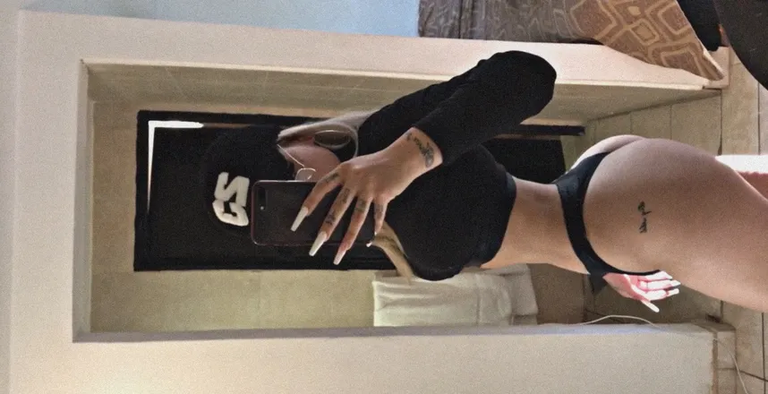 OnlyFans account  agustiinaglz header 2