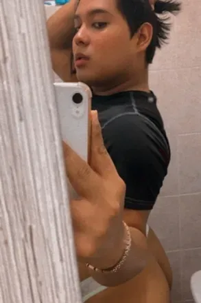 OnlyFans account  alvaradoisai avatar 1